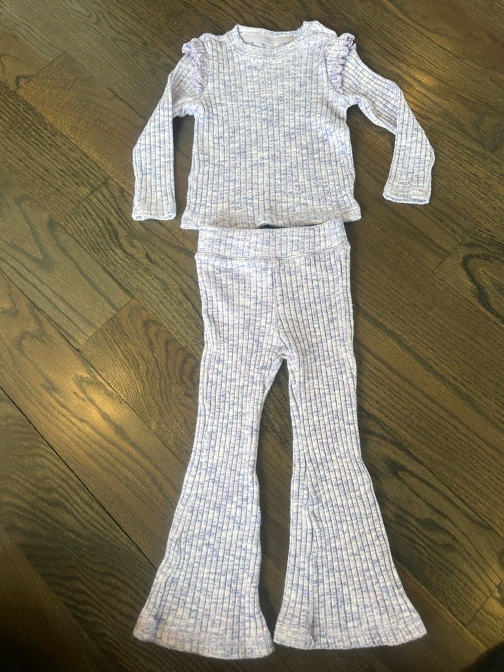 3T Ribbed Outfit - Picture 1 of 7